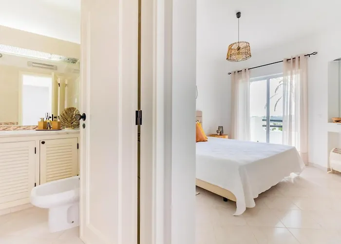 Happy House In Clube